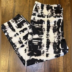 Velocity Capri athletic tights